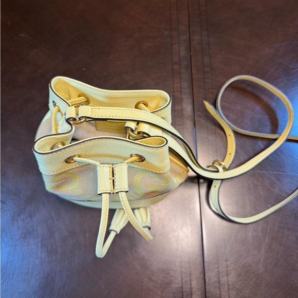 New Gucci GG Supreme Jumbo Logo Bucket Shoulder Bag - Picture 4 of 12